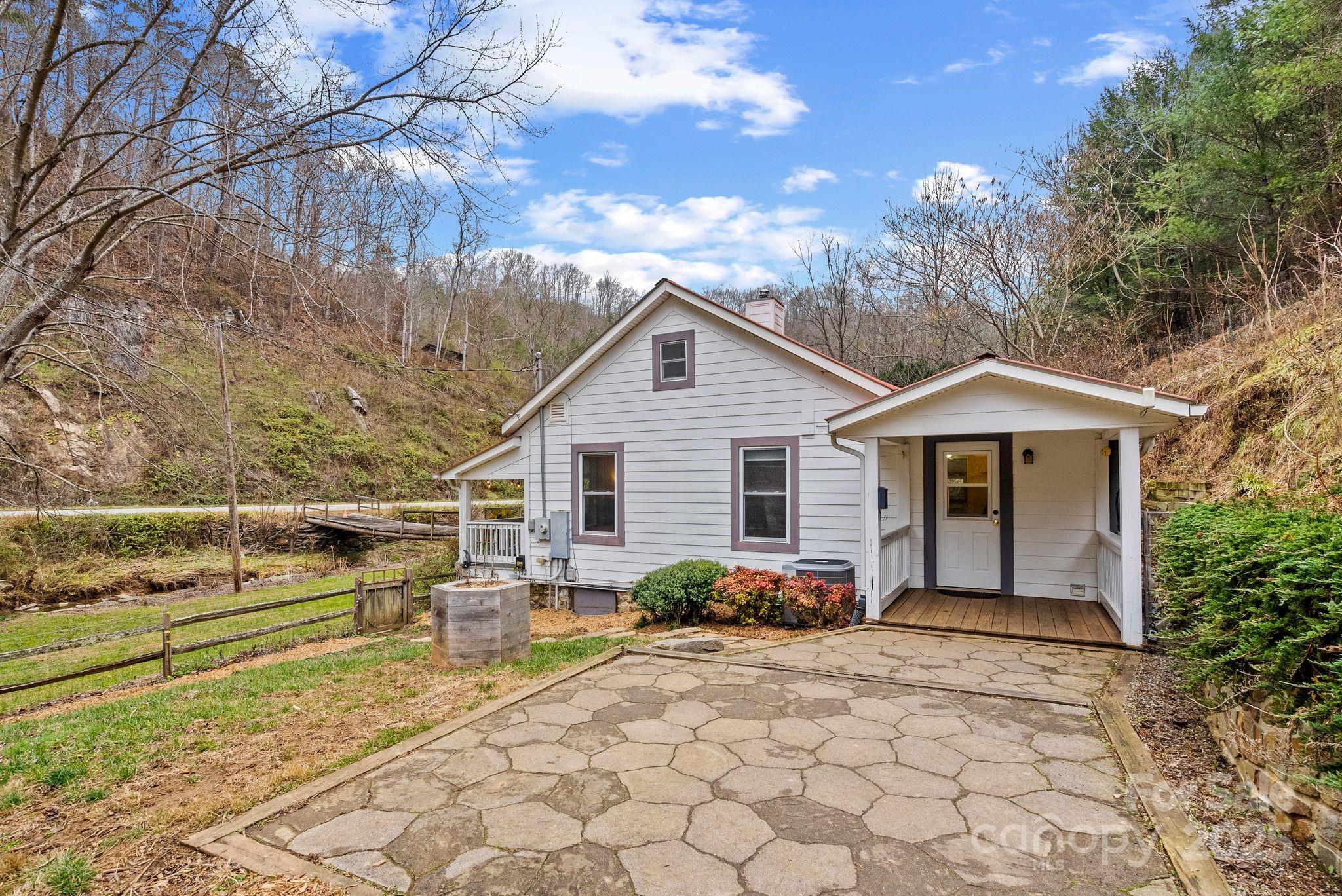 3115 Little Pine Road Marshall, NC 28753 - Photo 3 of 46
