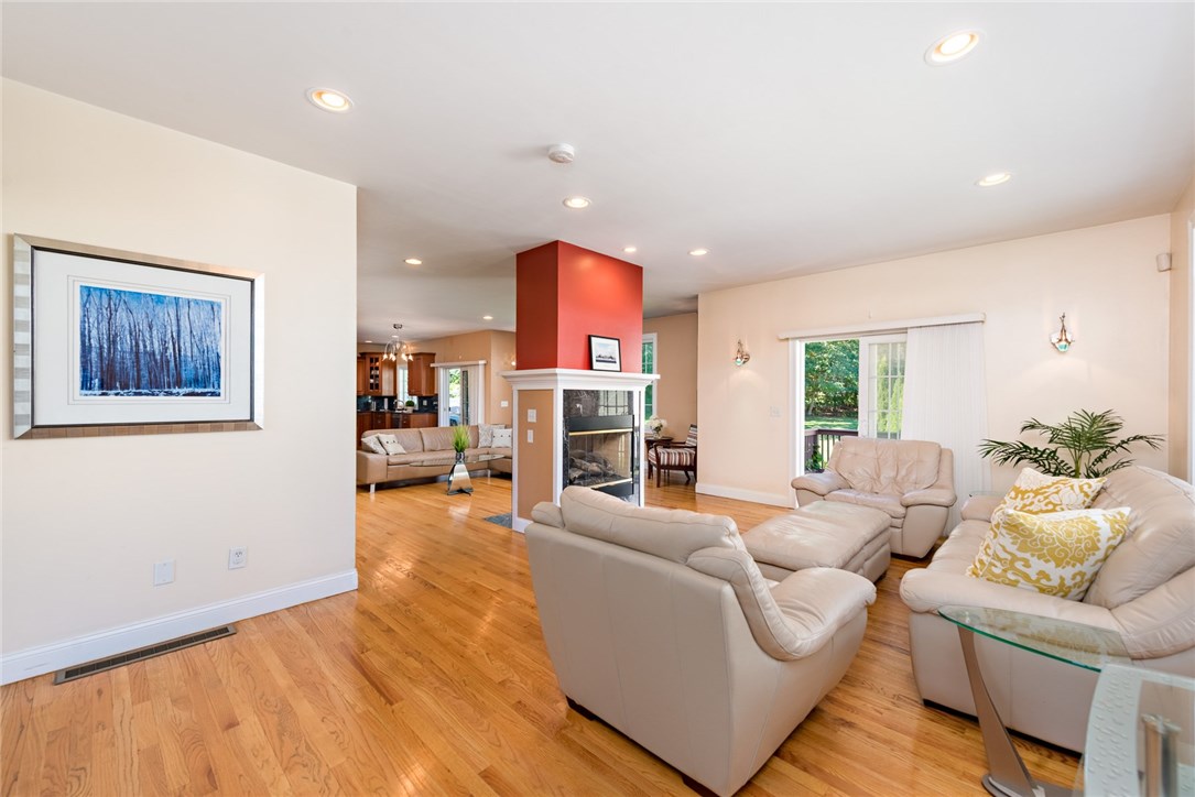 130 Fox Ridge Drive Cranston, RI 02921 - Photo 8 of 48 Gallery Image 8