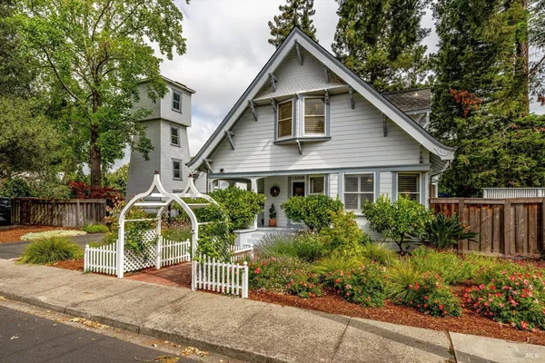 $1,795,000 | 2026 West F Street, Napa, CA 94558