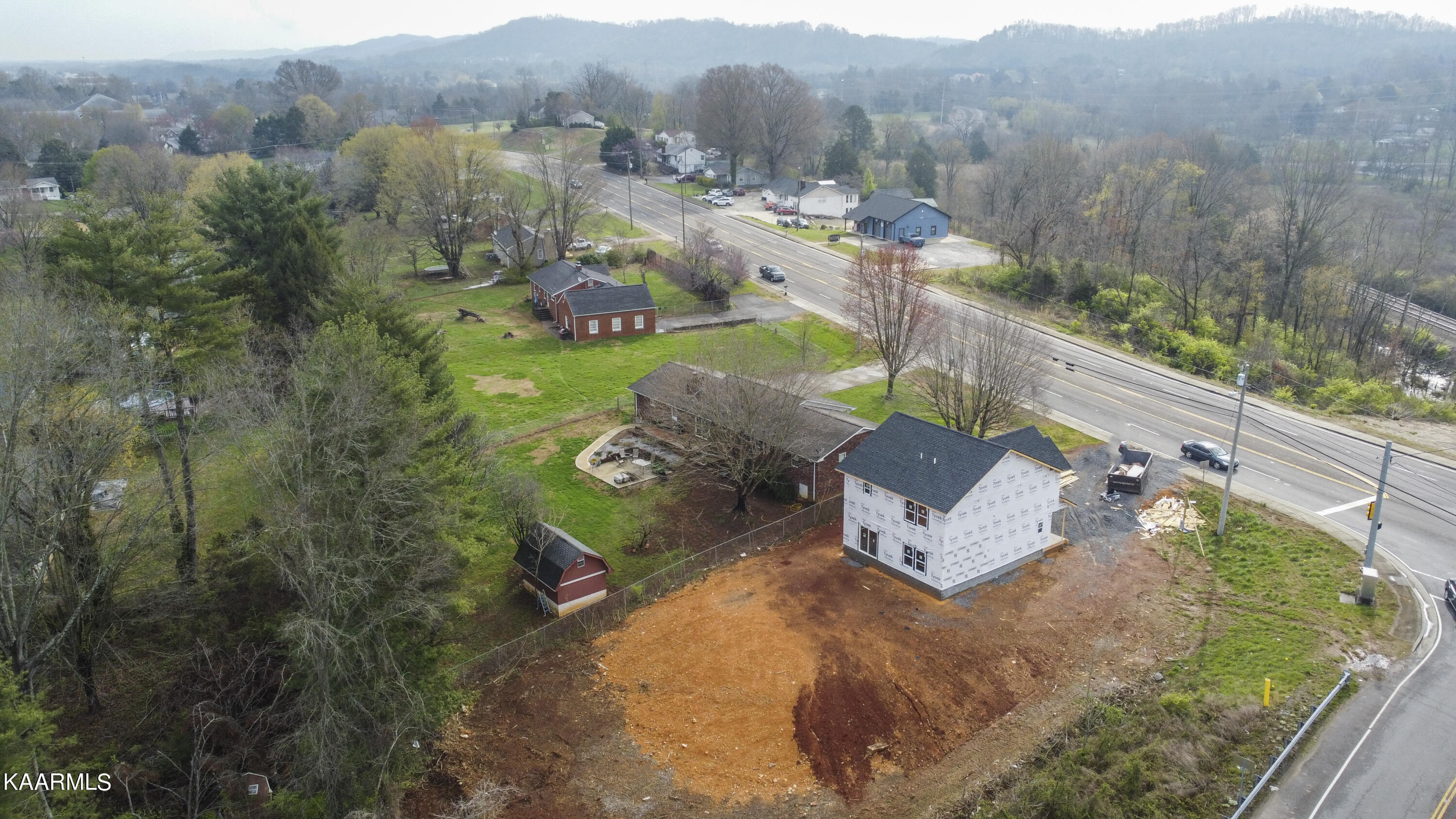 905 West Emory Road Powell, TN 37849 - Photo 4 of 11 905 11