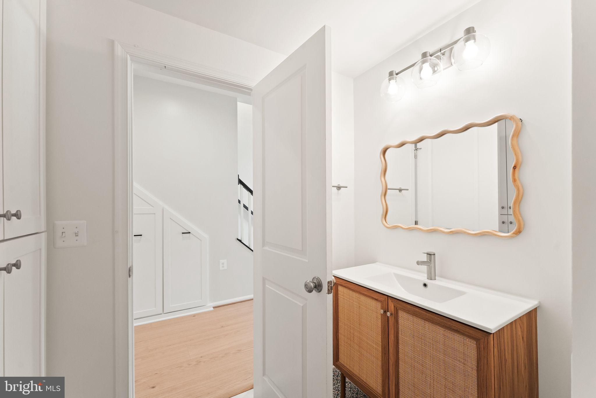 42295 Riggins Ridge Terrace Brambleton, VA 20148 - Photo 15 of 69 Basement full bathroom