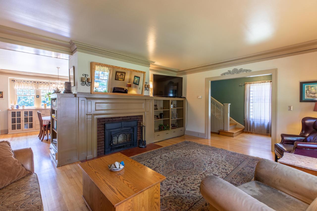 232 Elm Court Rhinelander, WI 54501 - Photo 5 of 53 Gallery Image 5