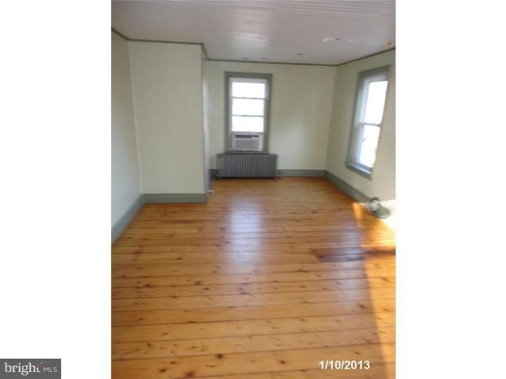 7 Bitting Road Alburtis, PA 18011 - Photo 4 of 11 Living Room