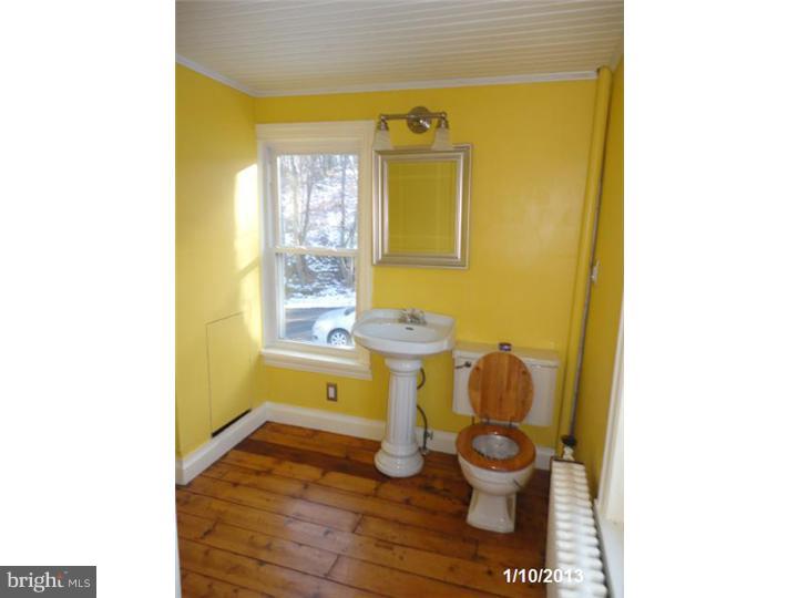 7 Bitting Road Alburtis, PA 18011 - Photo 8 of 11 Bathroom
