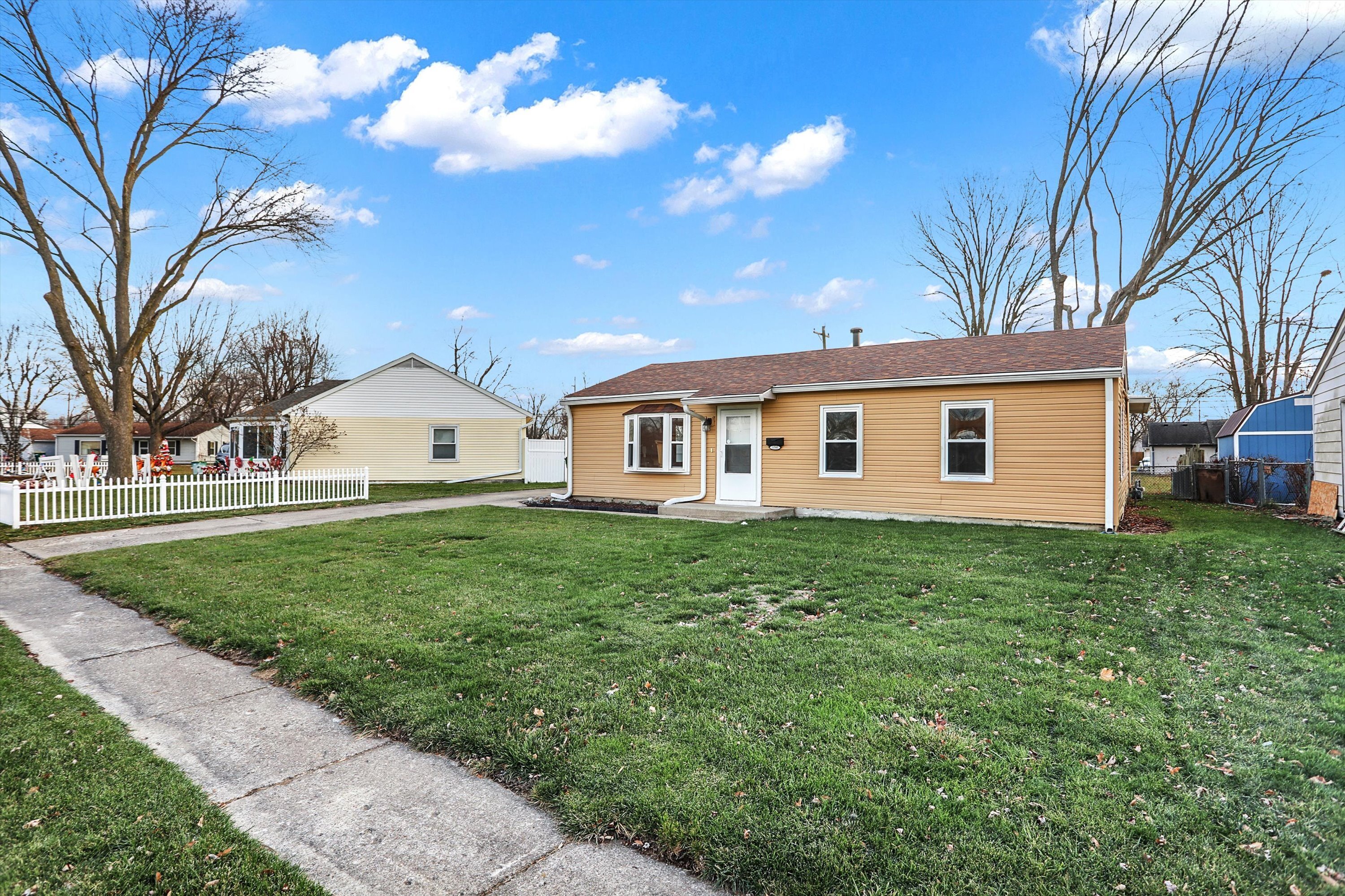 1581 Churchill Road Franklin, IN 46131 - Photo 3 of 42 Gallery Image 3