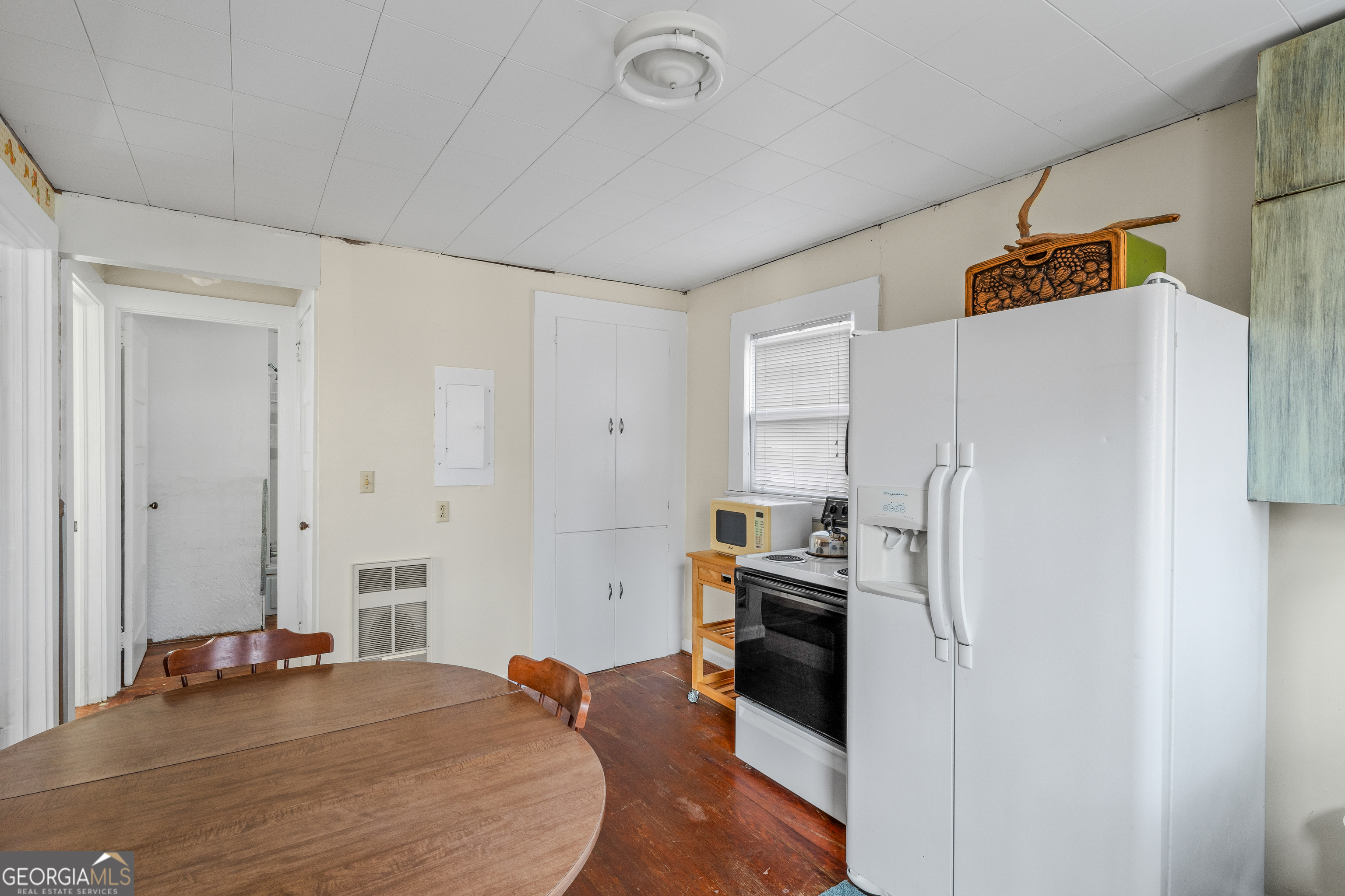 186 Arrow Point Road Jackson, GA 30233 - Photo 7 of 18