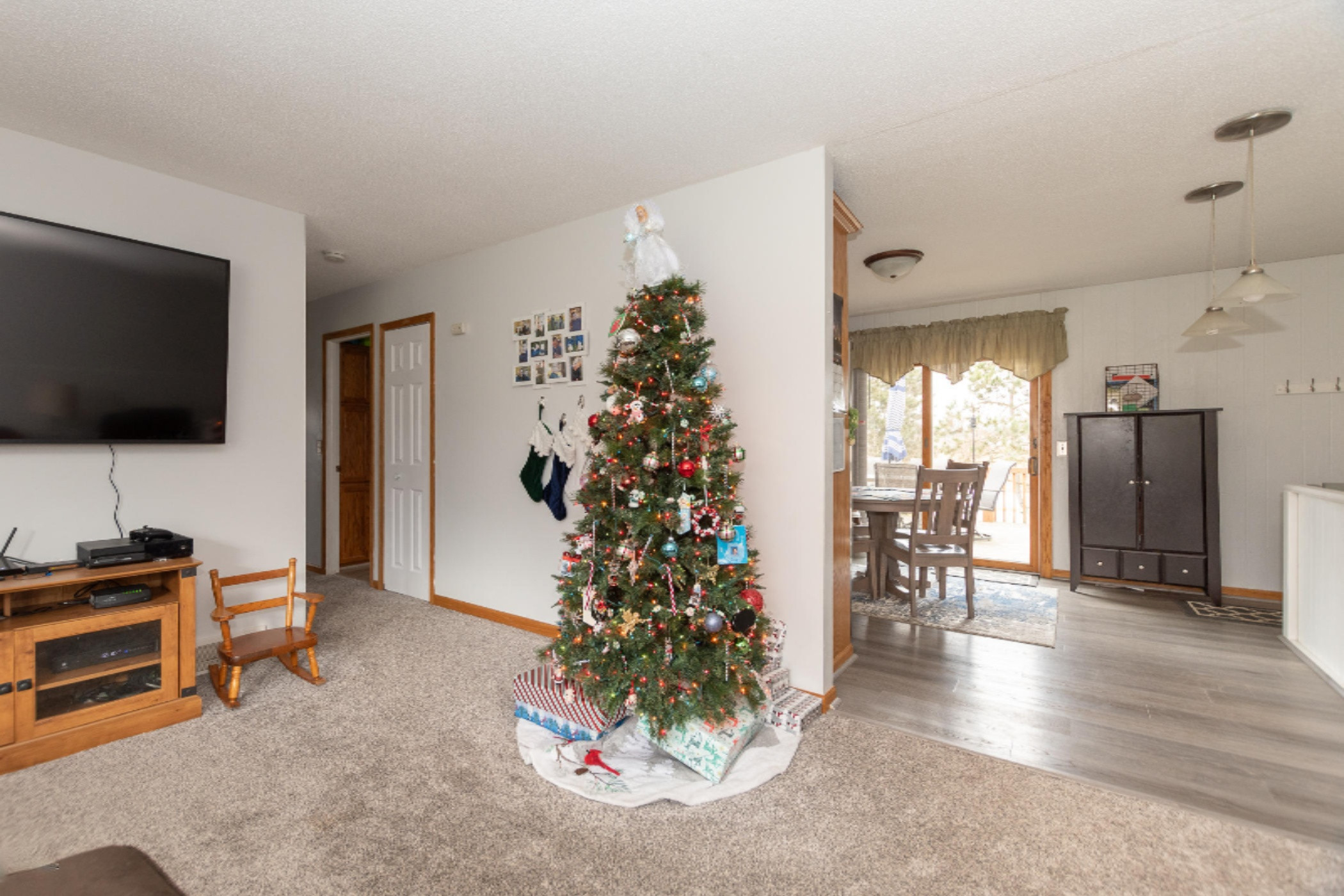 6278 Ravine Road Kalamazoo, MI 49009 - Photo 8 of 34 livingroom