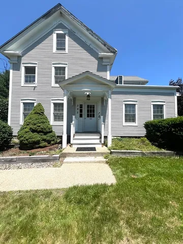 $2,600 | 282 Village Street, Unit 1, Medway, MA 02053