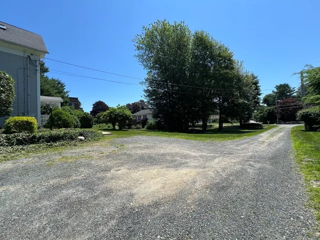 $2,600 | 282 Village Street, Unit 1, Medway, MA 02053