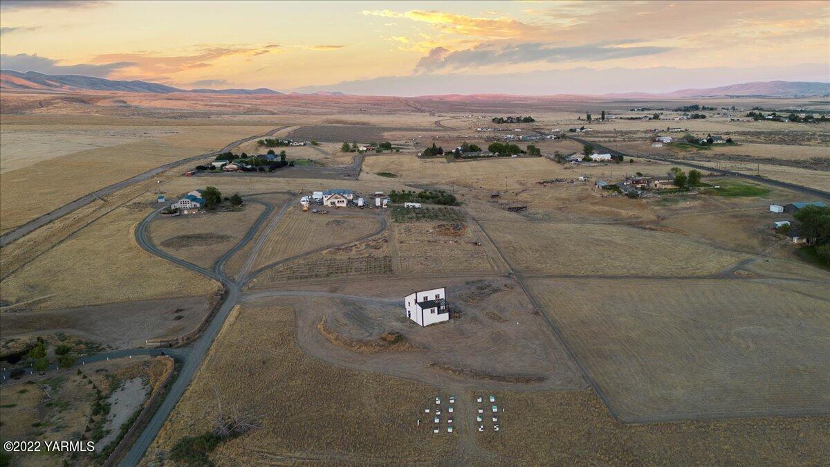 11211 Mieras Road Yakima, WA 98901 - Photo 36 of 40 an aerial view of a city
