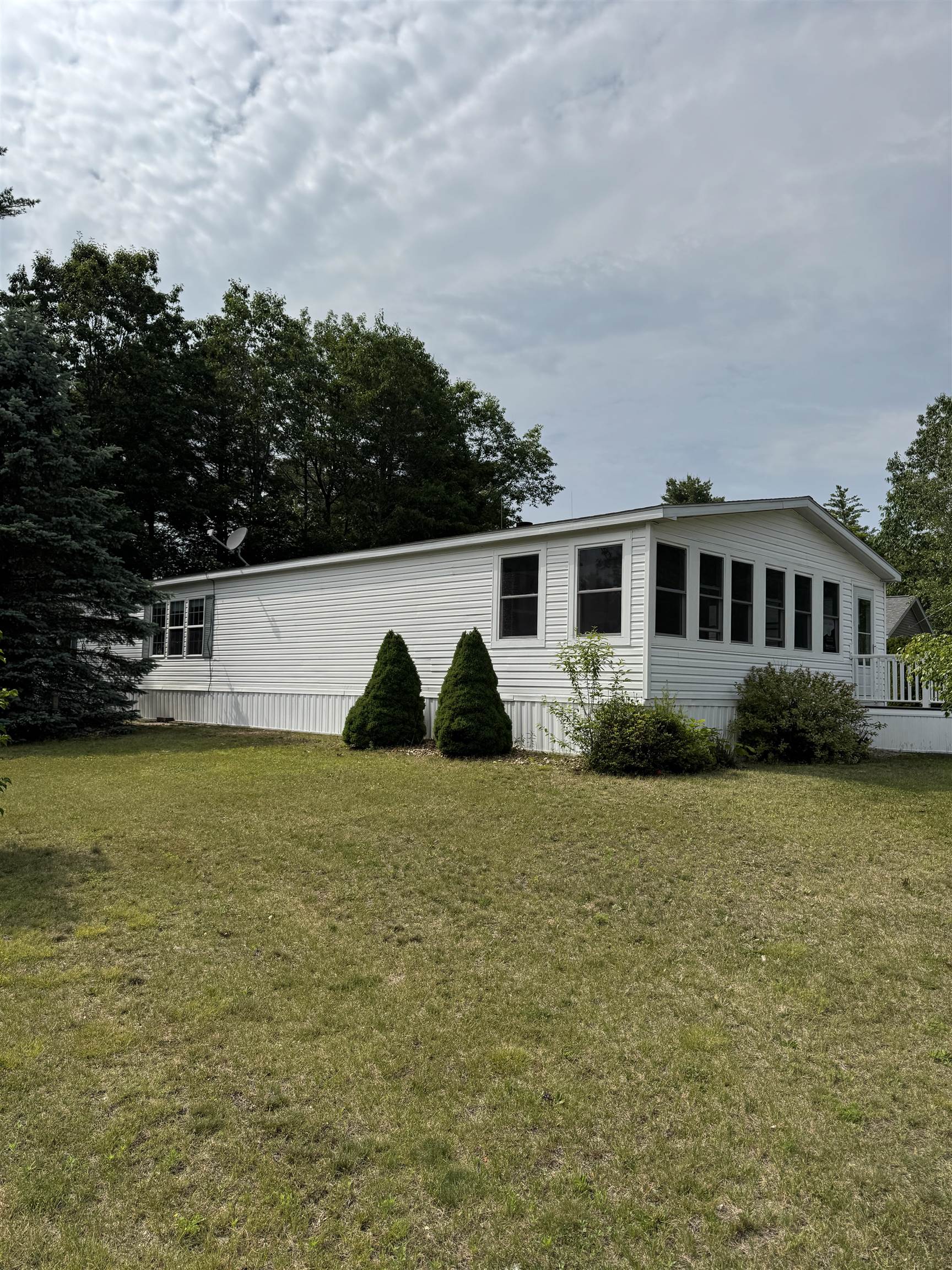 39 Temple Drive Rochester, NH 03868 - Photo 3 of 35