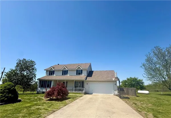 $565,000 | 634 Northwest Oo Highway, Odessa, MO 64076