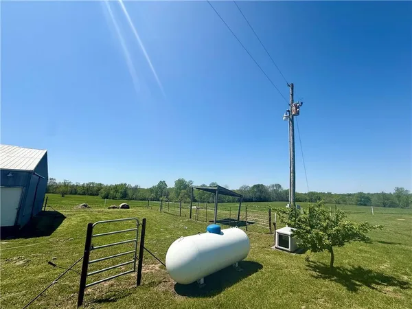 $565,000 | 634 Northwest Oo Highway, Odessa, MO 64076