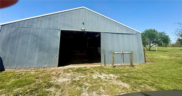 $565,000 | 634 Northwest Oo Highway, Odessa, MO 64076