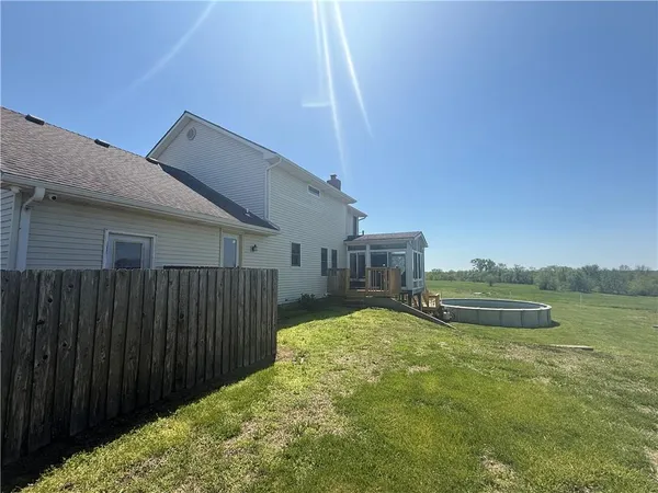 $565,000 | 634 Northwest Oo Highway, Odessa, MO 64076