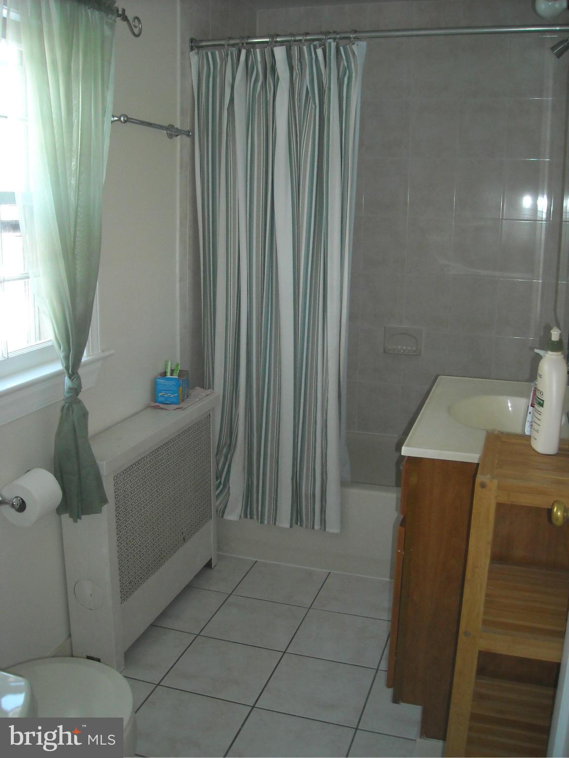 202 Greenwood Road Linthicum, MD 21090 - Photo 10 of 21 Bath