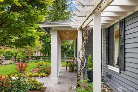 $1,729,000 | 1617 216th Avenue Northeast, Sammamish, WA 98074