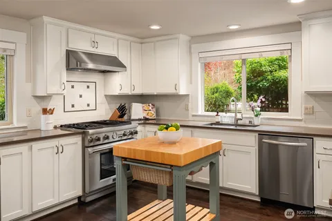 $1,729,000 | 1617 216th Avenue Northeast, Sammamish, WA 98074