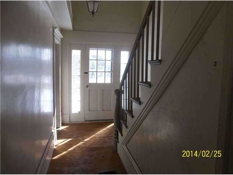 1772 Western Ridge Road Palermo, ME 04354 - Photo 5 of 9 Hallway.