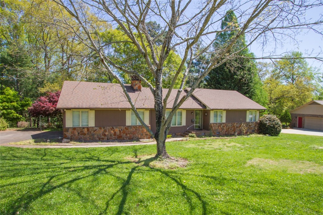 1401 Hanover Road Anderson, SC 29621 - Photo 2 of 26