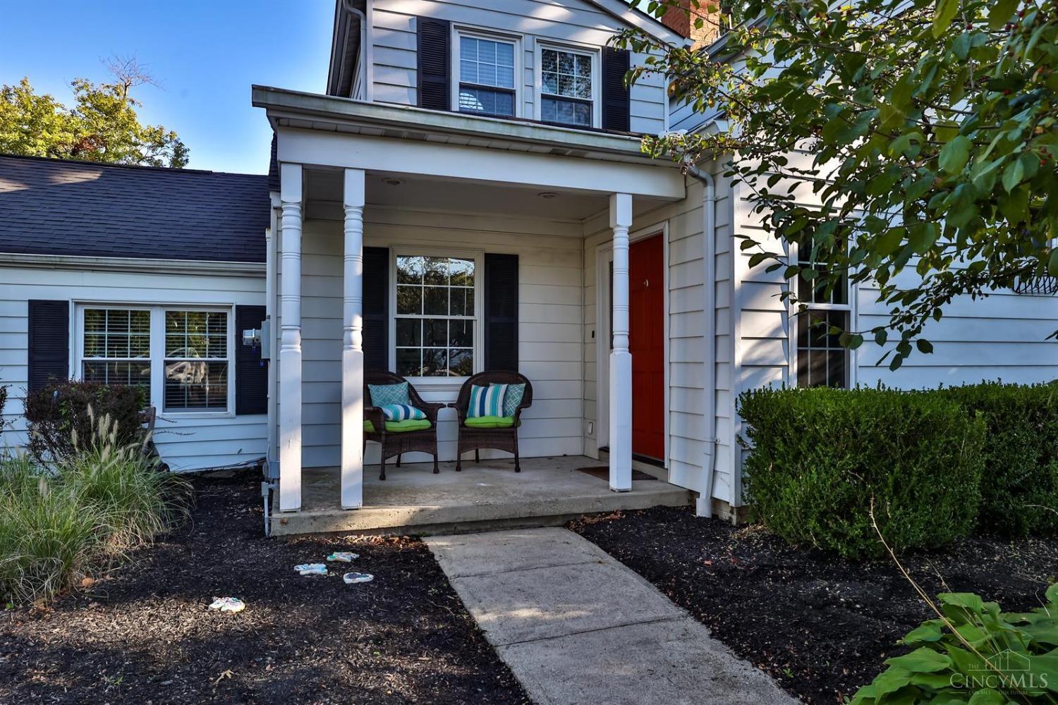 682 Compton Road Cincinnati, OH 45231 - Photo 3 of 49