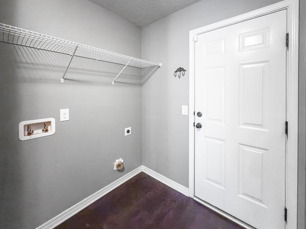 125 Lillian Way Crestview, FL 32536 - Photo 23 of 33 a view of a small space