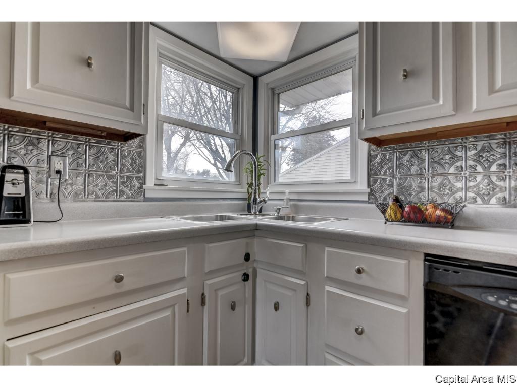 3601 Stanton Street Springfield, IL 62703 - Photo 8 of 35