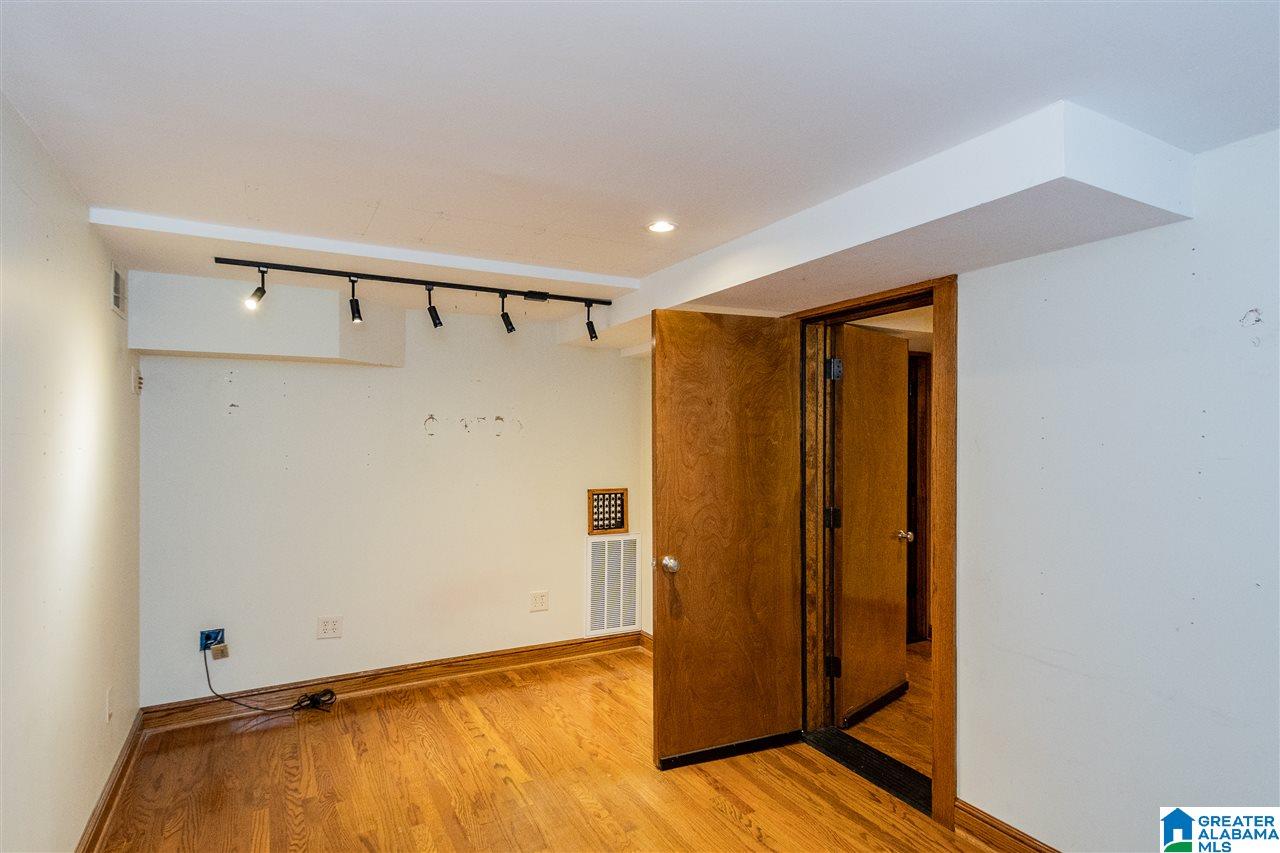 1704 Kensington Road Birmingham, AL 35209 - Photo 21 of 31