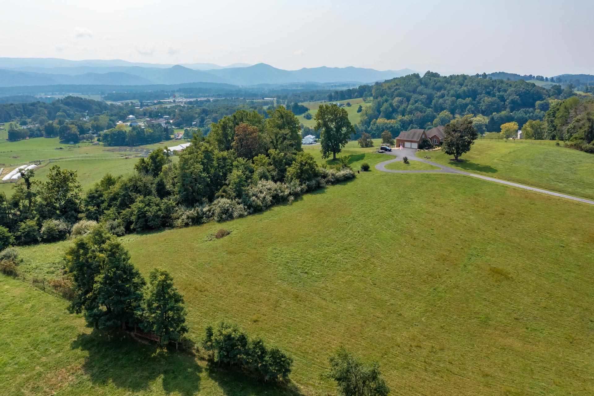 Tbd Old Providence Road Raphine, VA 24472 - Photo 10 of 10 a view of a field with an ocean