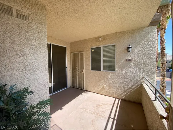 $1,195 | 7111 South Durango Drive, Unit 213, Las Vegas, NV 89113