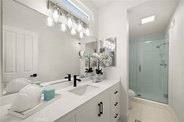 $739,000 | 4561 Warner Avenue, Unit 101, Huntington Beach, CA 92649