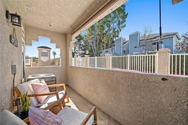 $739,000 | 4561 Warner Avenue, Unit 101, Huntington Beach, CA 92649