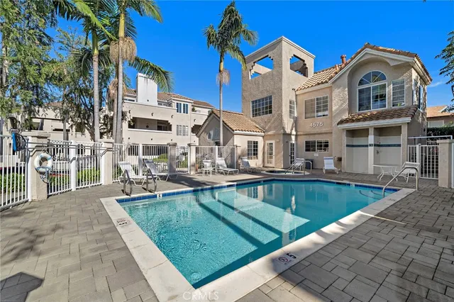 $739,000 | 4561 Warner Avenue, Unit 101, Huntington Beach, CA 92649