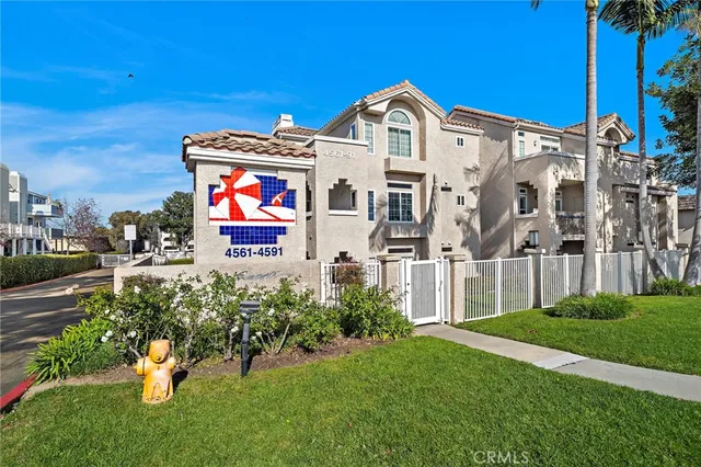 $739,000 | 4561 Warner Avenue, Unit 101, Huntington Beach, CA 92649