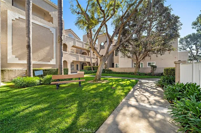 $739,000 | 4561 Warner Avenue, Unit 101, Huntington Beach, CA 92649