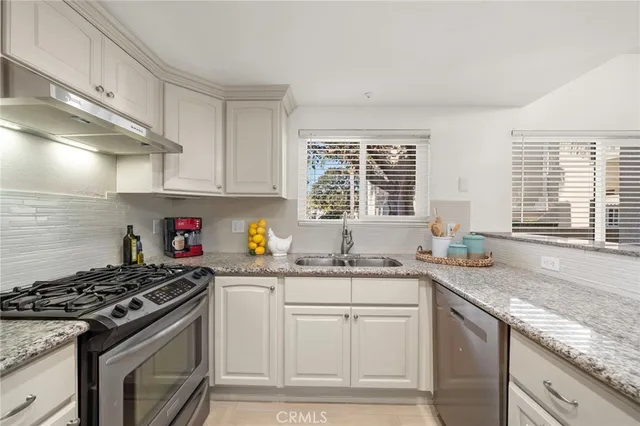 $739,000 | 4561 Warner Avenue, Unit 101, Huntington Beach, CA 92649