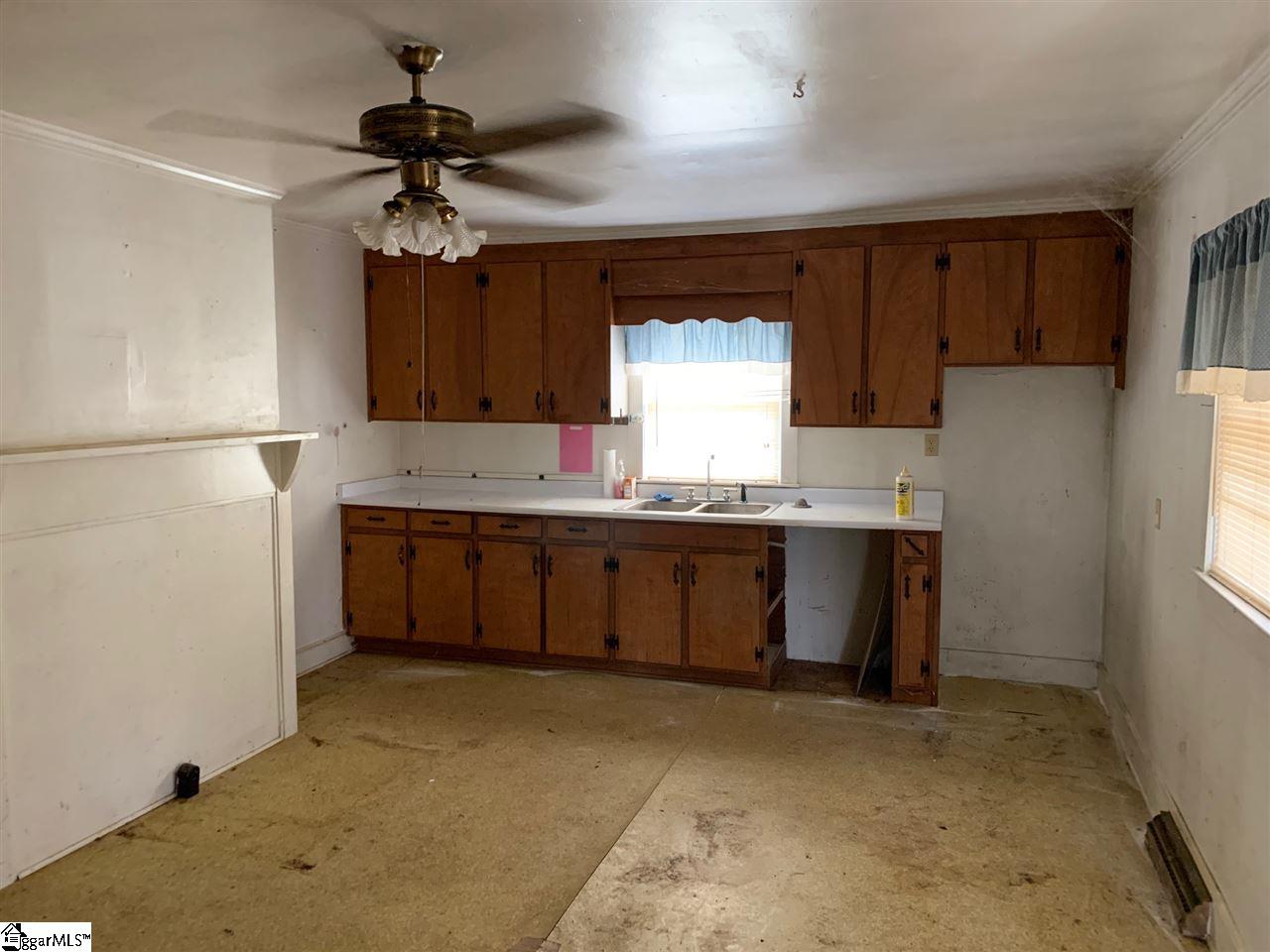 2551 Hellams Road Gray Court, SC 29645 - Photo 14 of 29