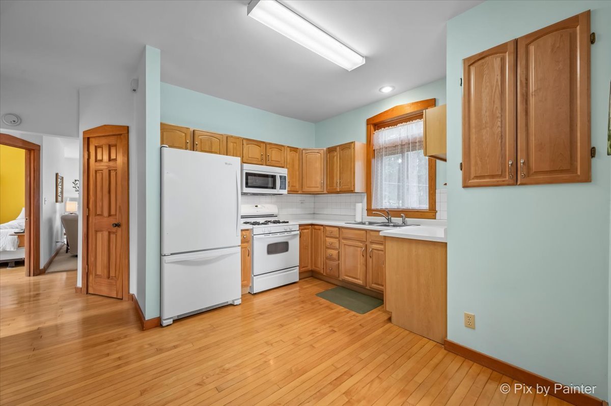 112 Grace Lane Fox River Grove, IL 60021 - Photo 7 of 31