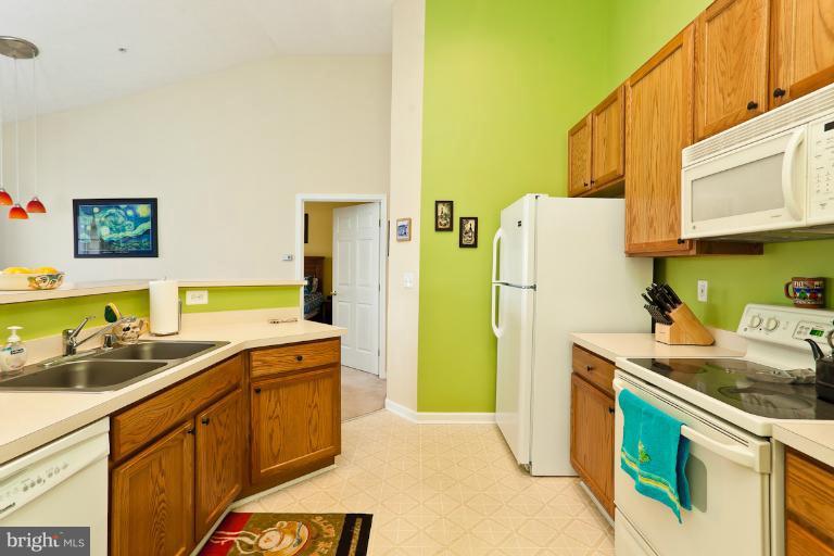 9601 Haven Farm Road, Unit 9601J Perry Hall, MD 21128 - Photo 10 of 17 Kitchen