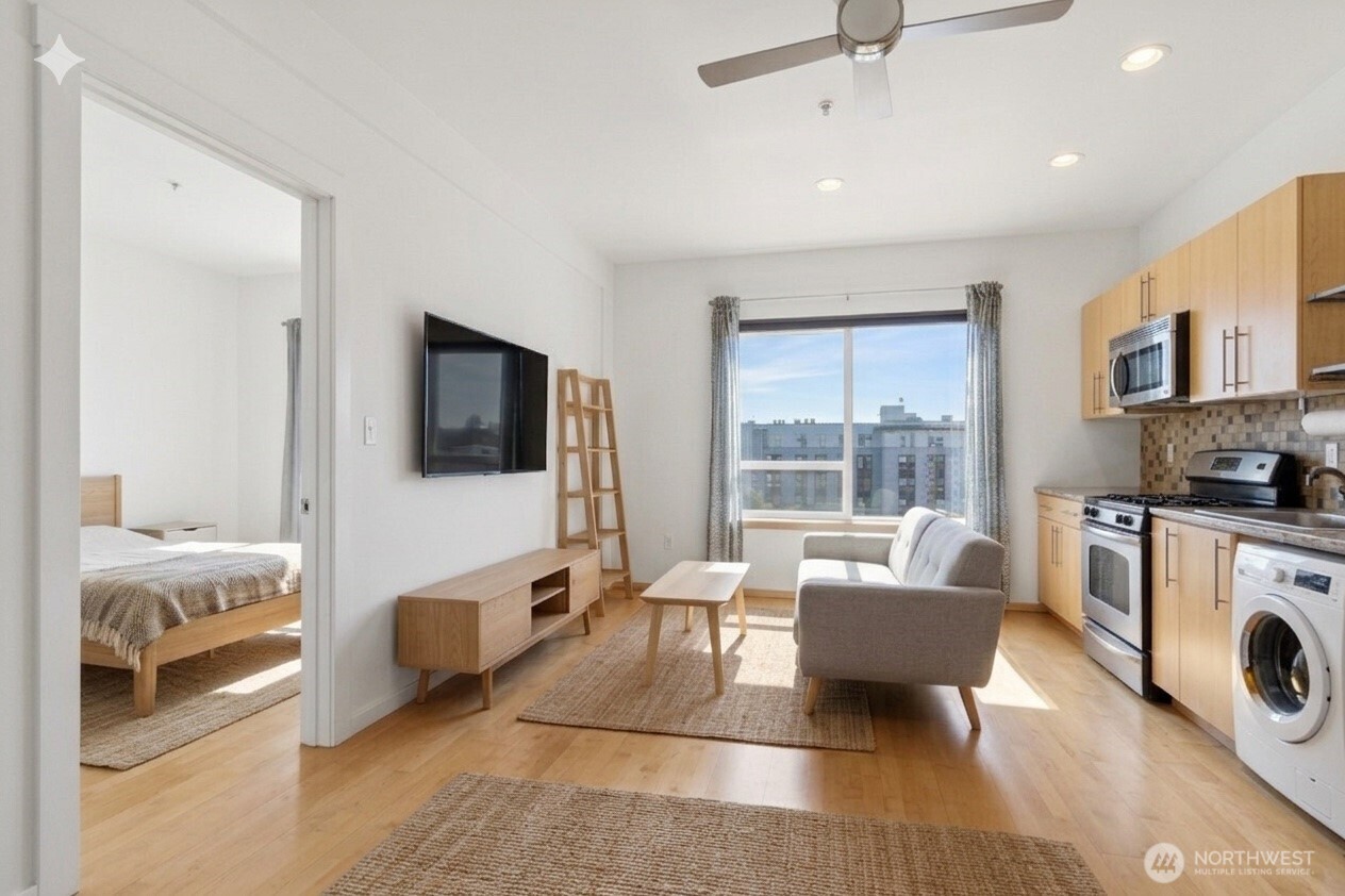 424 North 85th Street, Unit 404 Seattle, WA 98103 - Photo 5 of 31