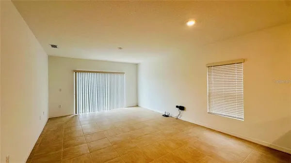 $2,100 | 2627 Fernleaf Street, Auburndale, FL 33823