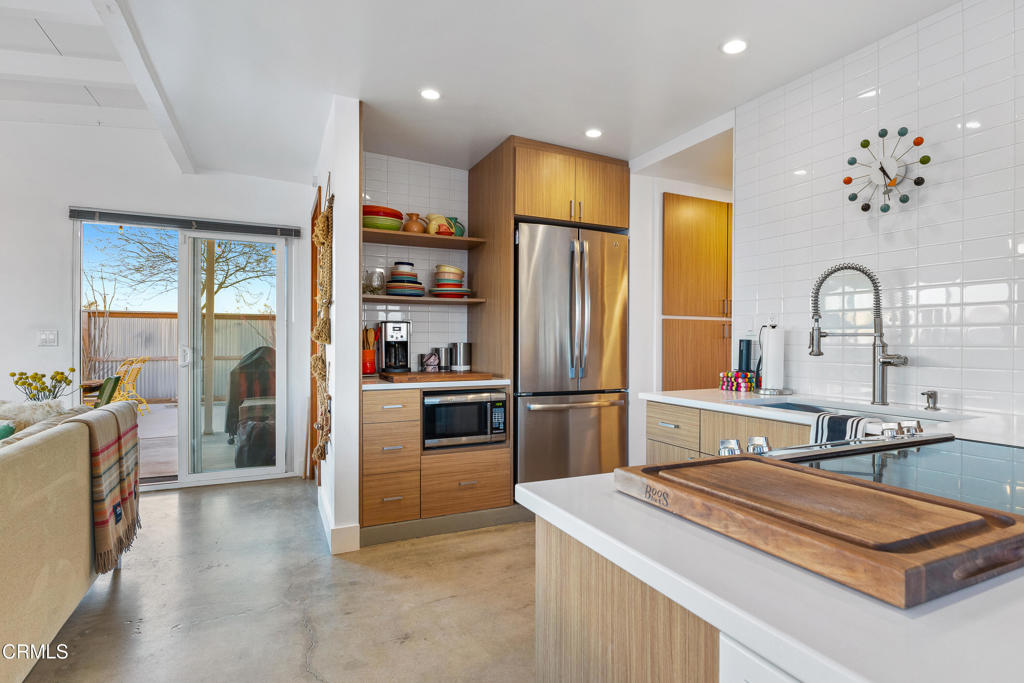 66336 Brant Crossing Road Joshua Tree, CA 92252 - Photo 6 of 27 Kitchen