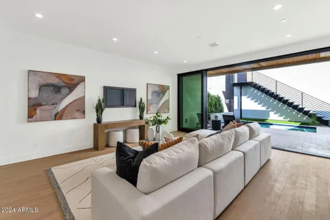 $2,149,000 | 6914 East 2nd Street, Scottsdale, AZ 85251