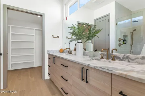 $2,149,000 | 6914 East 2nd Street, Scottsdale, AZ 85251