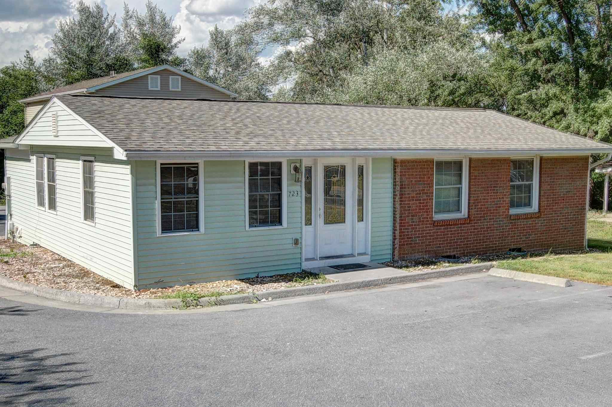 723 Foley Road Harrisonburg, VA 22801 - Photo 3 of 32 Gallery Image 3