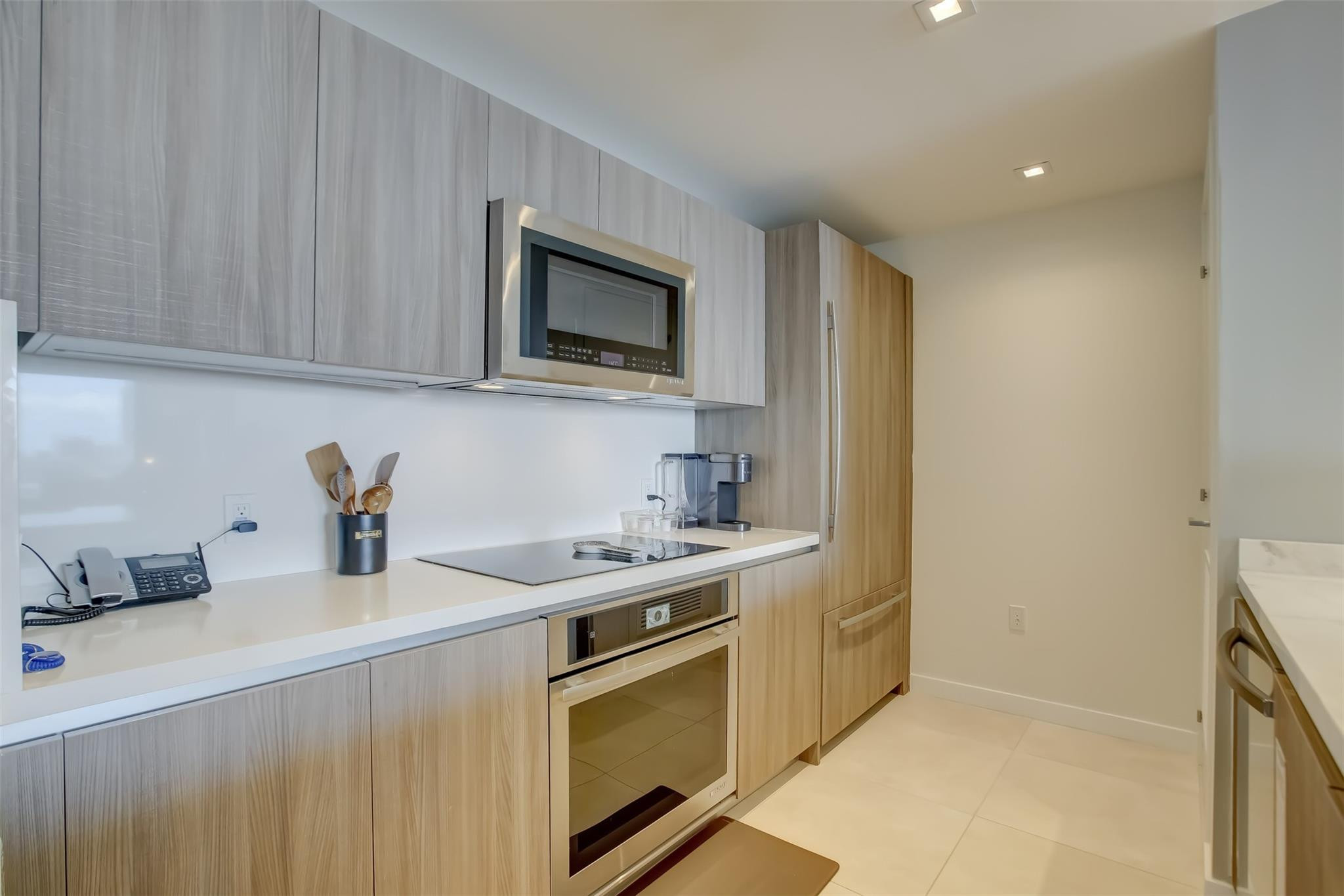 401 North Birch Road, Unit 705 Fort Lauderdale, FL 33304 - Photo 17 of 36 Photo 17