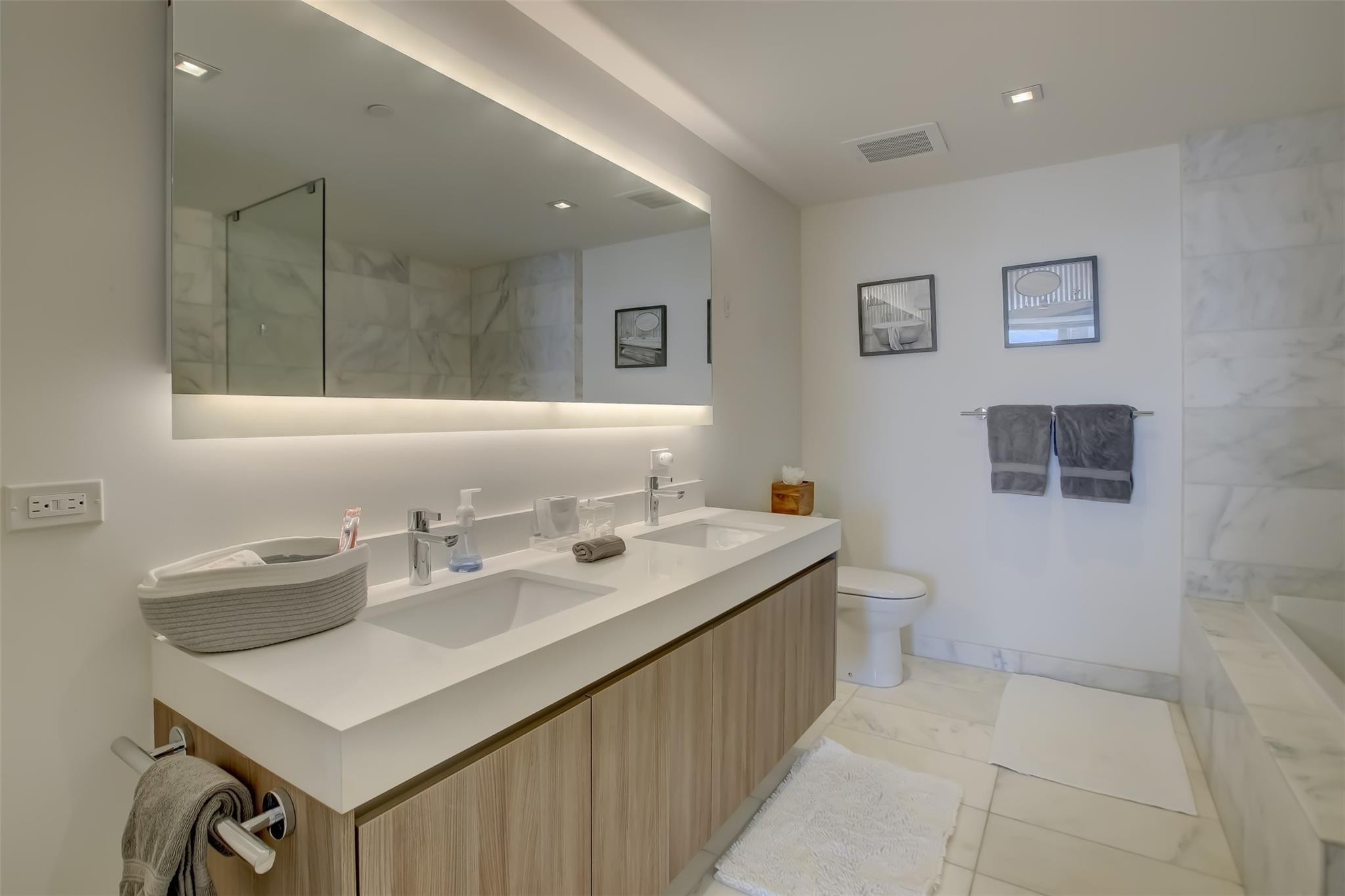 401 North Birch Road, Unit 705 Fort Lauderdale, FL 33304 - Photo 23 of 36 Photo 23