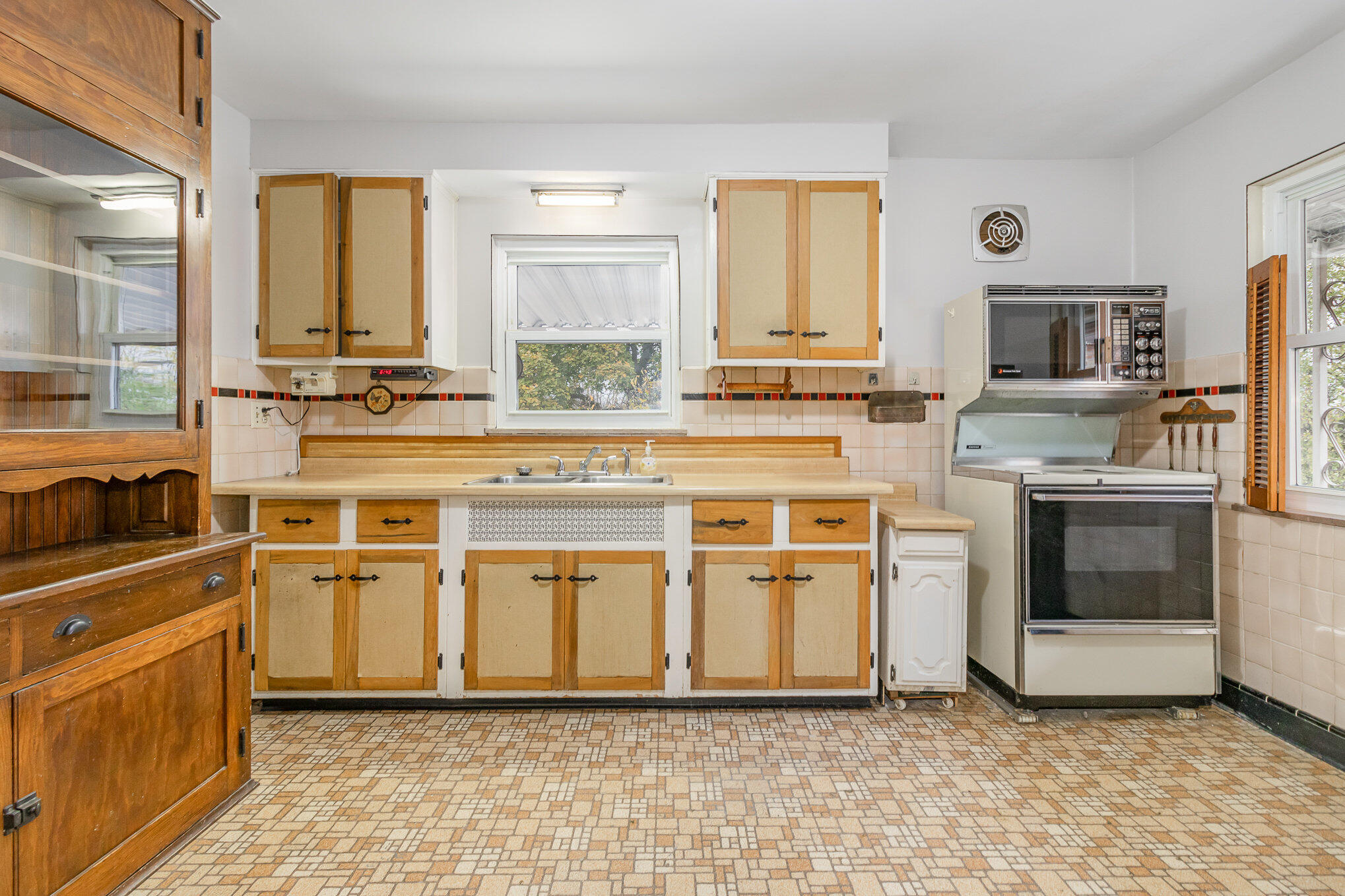 64 Orphanage Road Fort Mitchell, KY 41017 - Photo 7 of 17