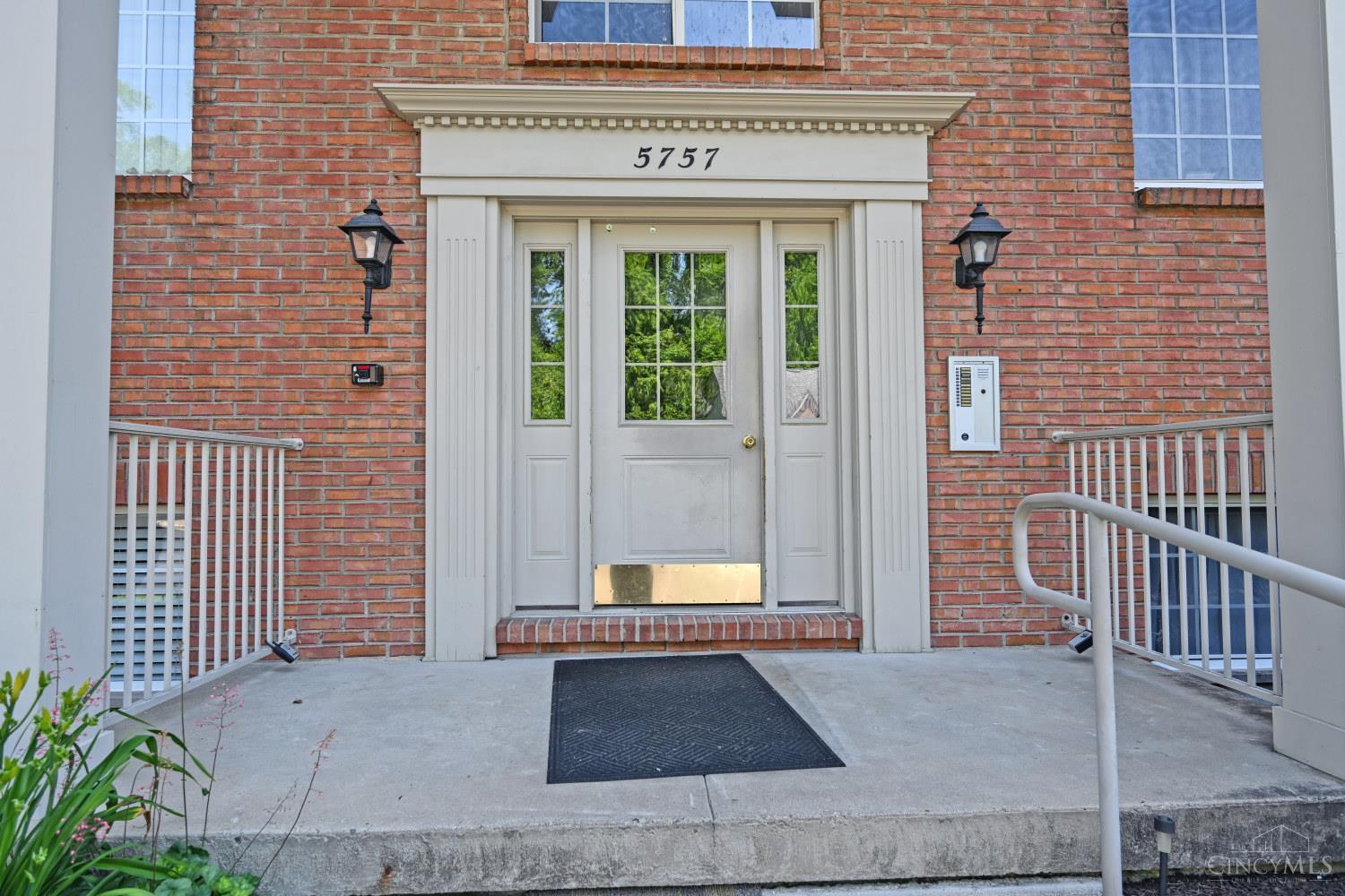 5757 Cheviot Road, Unit 3C Cincinnati, OH 45247 - Photo 4 of 21