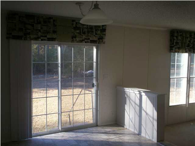 128 Thornhill Road Jayess, MS 39641 - Photo 7 of 7 Dining Room
